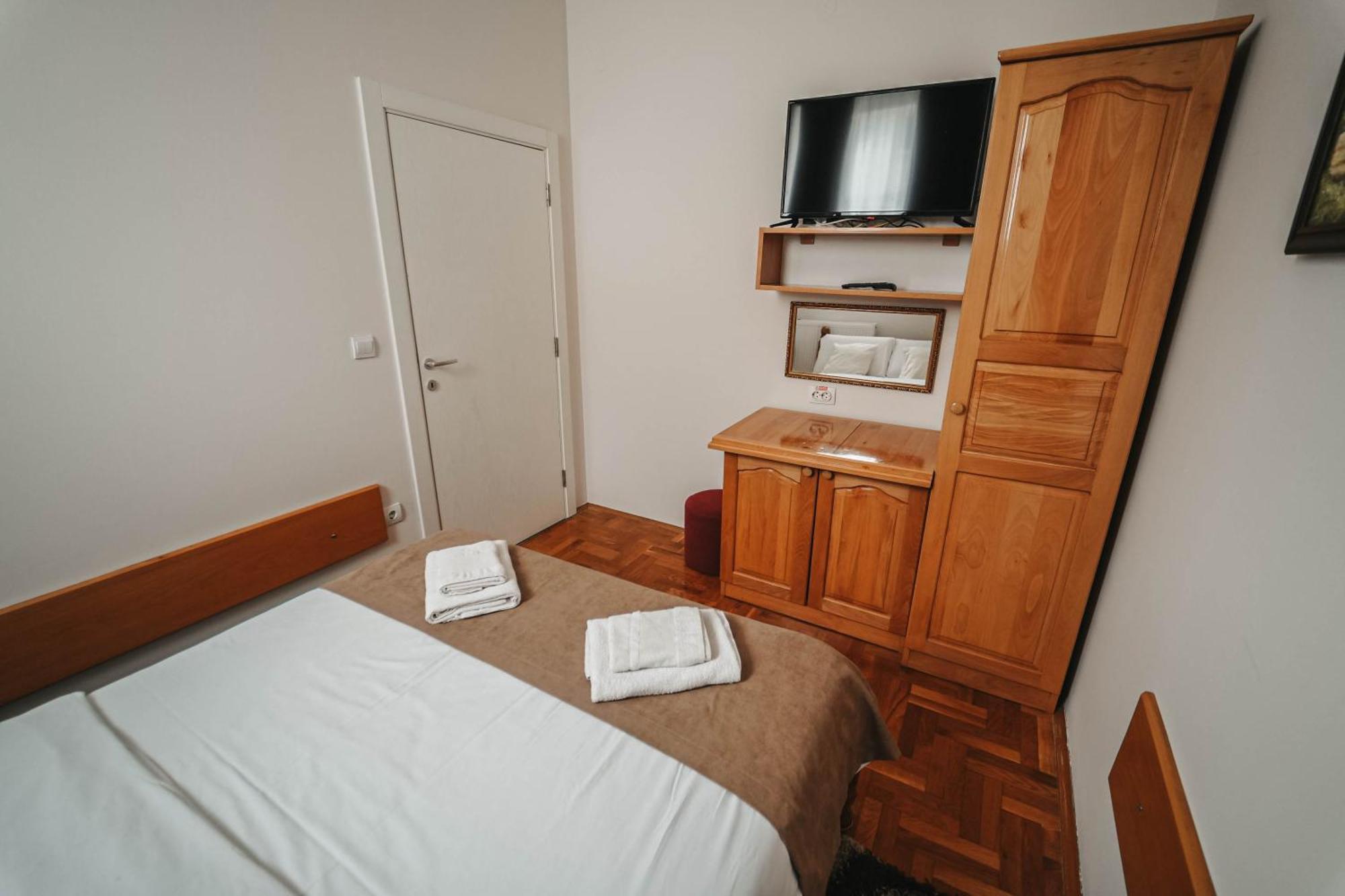 B&B Passage Sremska Mitrovica Ngoại thất bức ảnh