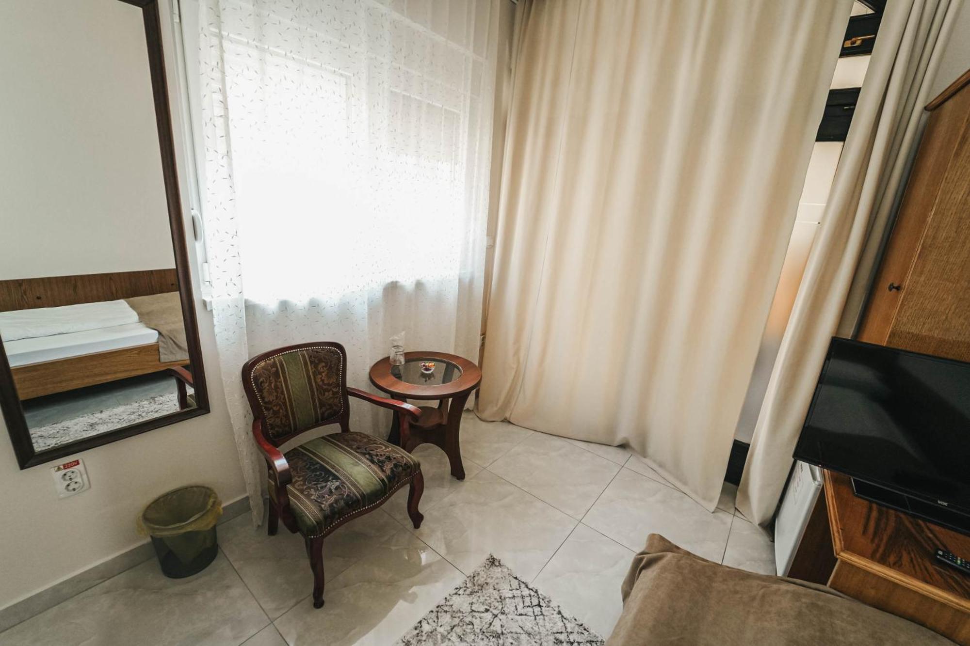 B&B Passage Sremska Mitrovica Ngoại thất bức ảnh