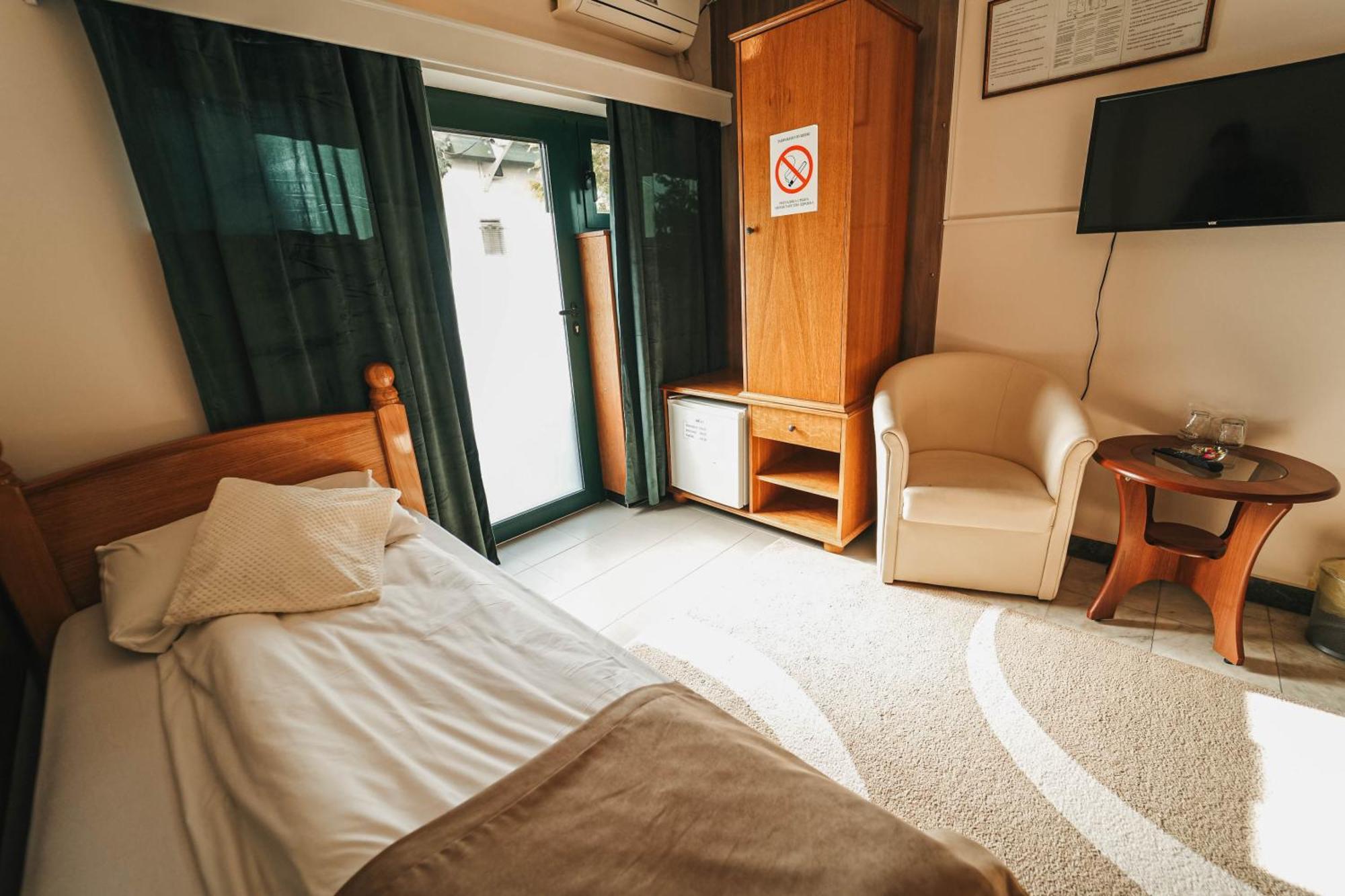 B&B Passage Sremska Mitrovica Ngoại thất bức ảnh