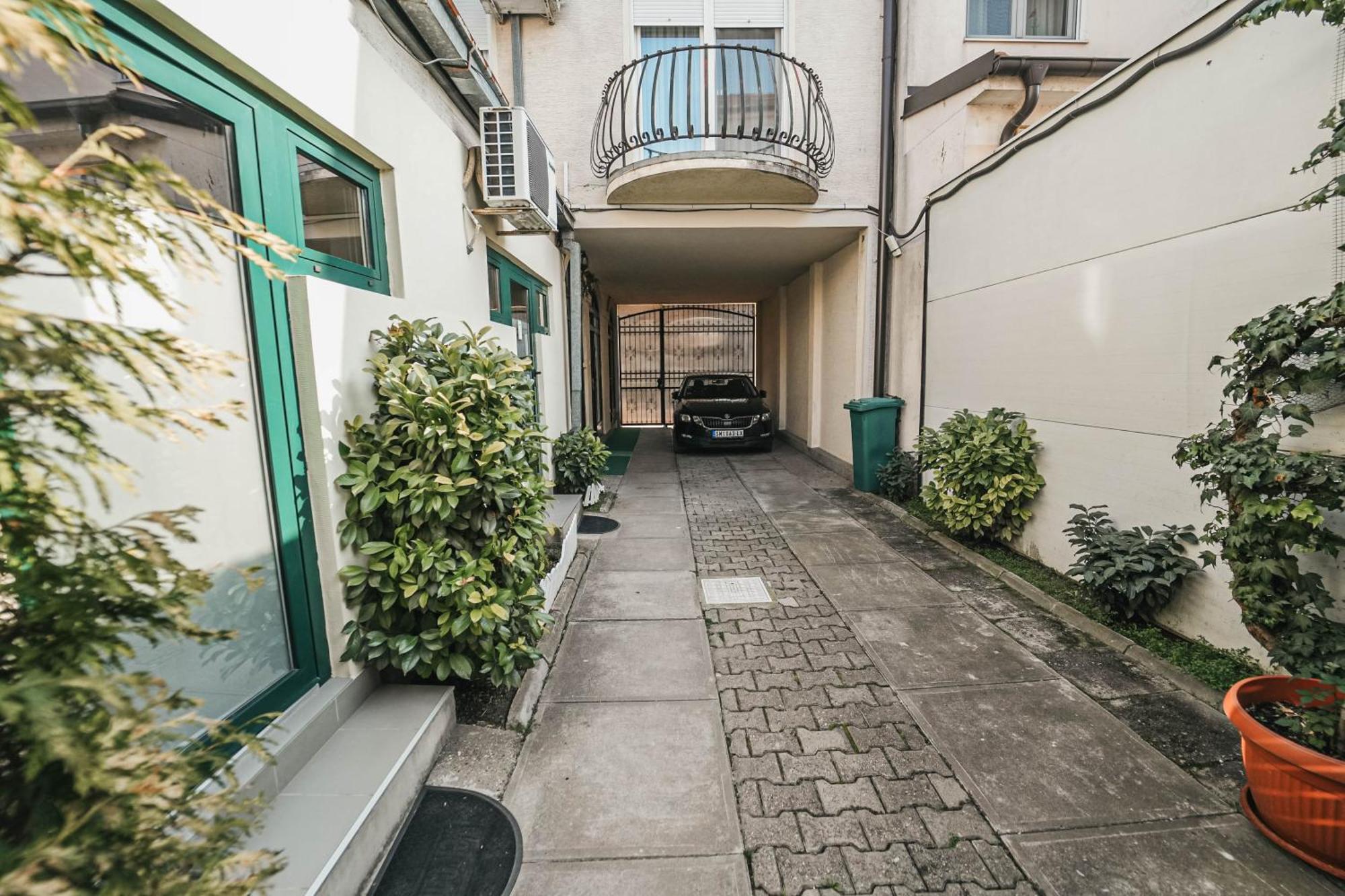 B&B Passage Sremska Mitrovica Ngoại thất bức ảnh